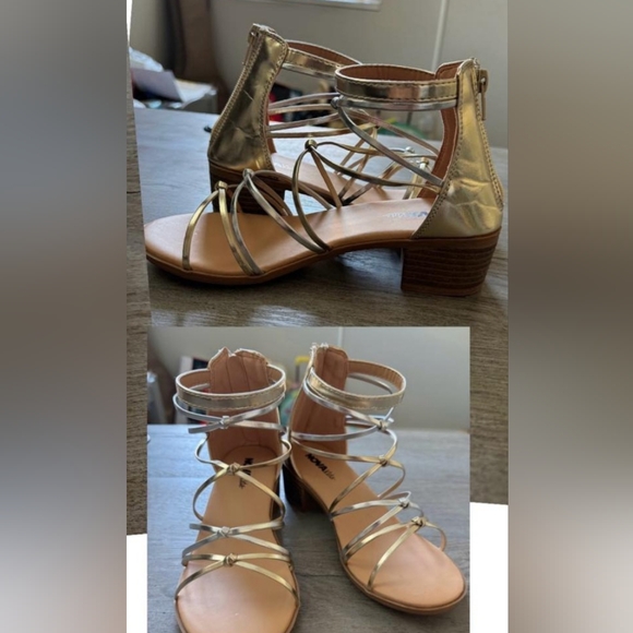 NWOT NovaKids Rose Gold Strappy Sandal gladiators - Picture 2 of 7